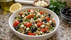 Sałatka z soczewicy i bulguru z fetą – sycąca, a lekka, idealna do lunchboxa