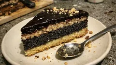 Makowiec bez zawijania na herbatnikach – wilgotny, bogaty i zawsze równy