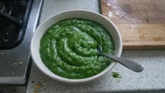 Purée ze świeżego szpinaku – kremowy dodatek do obiadu, który nie wychodzi wodnisty