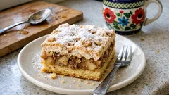 Jabłecznik z orzechami włoskimi i bezą – kruche ciasto, które zawsze wychodzi