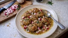 Pulpeciki z rzodkiewką i koperkiem – soczyste klopsiki w szybkim sosie