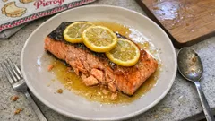 Łosoś pieczony z cytryną w 15 minut – prosty obiad bez kombinowania