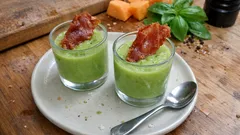 Verrine z melona i bazylii z chrupiącą szynką parmeńską – prosta przystawka