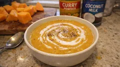 Krem z dyni z curry i mlekiem kokosowym – prosty przepis na rozgrzewającą zupę