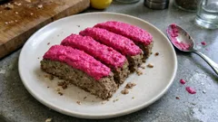 Wigilijny pasztet grzybowy z musem buraczanym – delikatny i naprawdę elegancki