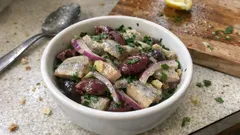 10 szybkich przekąsek z wędzonymi oliwkami kalamata – prosto, a robi efekt