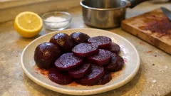 Gotowane buraki jak malowane: prosty trik z cytryną, który ratuje kolor