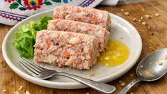 Terrina z tuńczyka i surimi – kremowa, pieczona przystawka na zimno