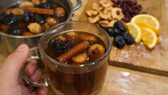 Kompot z suszu z pomarańczą i żurawiną – łagodny, korzenny i zawsze się udaje