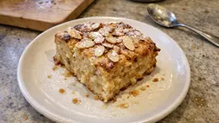 Wilgotne ciasto migdałowe z czerstwej bagietki – prosty deser z wanilią