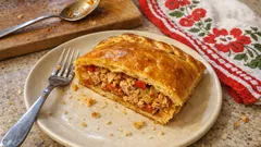 Empanada z tuńczykiem po hiszpańsku – chrupiąca, soczysta i prosta do zrobienia