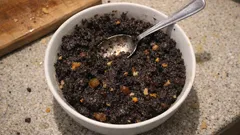 Masa makowa bez goryczy: prosty przepis krok po kroku do makowca i strucli