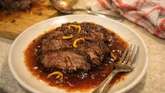 Wołowina długo konfiturowana z pomarańczą – miękka jak z bistro, krok po kroku