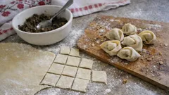 Ciasto na uszka z wrzątkiem – elastyczne, cienkie i bez pękania