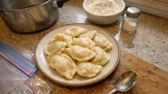 Jak mrozić pierogi, żeby po ugotowaniu były jak świeże – metoda krok po kroku