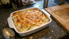 Gratin z julienne warzyw w beszamelu – szybka zapiekanka z chrupiącą serową górą