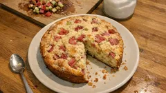 Puszyste ciasto z rabarbarem na oleju – szybkie, sezonowe i zawsze się udaje