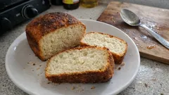 Domowy chleb z air fryera: chrupiąca skórka i puszysty środek bez piekarnika