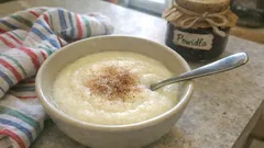 Kremowa kasza manna na mleku – gładka bez grudek i bez kożucha (prosty sposób)