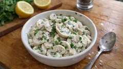 Sałatka z surowych pieczarek à la crème – kremowa, świeża i gotowa w 10 minut