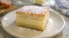 Magiczne ciasto waniliowe: z jednej masy robią się 3 warstwy (krok po kroku)