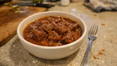 Gulasz z mięsem marynowanym w czarnej herbacie – kruchy w 60 minut