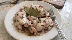 Królik na parze z ziołami – delikatny, soczysty obiad bez smażenia (30 minut)