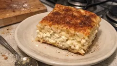 Zapiekanka makaronowa z twarogiem na słodko – puszysta i prosta z piekarnika