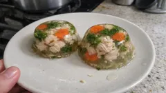 Ryba w galarecie w małych foremkach – elegancka przystawka na Wigilię