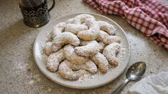 Vanillekipferl – kruche waniliowe rogaliki, które zawsze wychodzą (jak w Austrii)