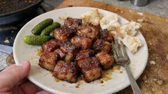 Rillons de Tours – francuski brzuszek duszony w białym winie, idealny na zimno