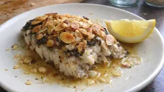 Karp w migdałach z piekarnika – delikatny, soczysty i bez smażenia