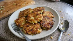 Chrupiące galettes z selera korzeniowego – szybkie placuszki z parmezanem na patelni