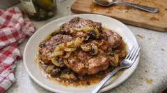 Karczek pieczony z cebulą i pieczarkami w rękawie – miękki i soczysty za każdym razem