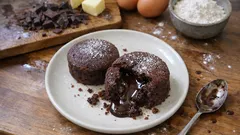 Czekoladowy fondant z płynnym środkiem – przepis, który wychodzi już za pierwszym razem