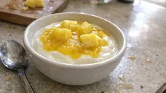 Coulis z ananasa: aksamitny sos do deserów, który zrobisz w 15 minut