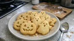 Kruche ciasteczka na Halloween – dynie i duszki, które zawsze trzymają kształt