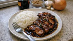 Chińskie kotlety schabowe w sosie słodko-sojowym – pieczone aż miękkie jak masło