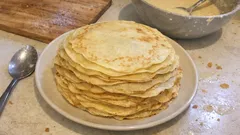 Naleśniki do krokietów, które się nie rwą – prosty przepis z wodą gazowaną