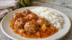 Pulpety z wolnowaru w sosie brzoskwiniowo-chili – słodko-pikantny obiad bez stania przy kuchni