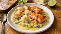 Łosoś i dorsz na fondue z porów z sosem beurre blanc – domowa kolacja jak z restauracji