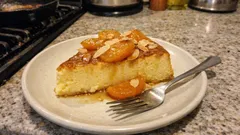 Flan z morelami i migdałami z piekarnika – kremowy deser z jednego naczynia