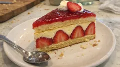 Fraisier – francuski tort truskawkowy z kremem mousseline, krok po kroku