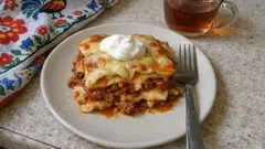 Lasagne z mięsem mielonym i crème fraîche – kremowa wersja bez beszamelu