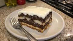 Lasagne na słodko z gruszkami i czekoladą – warstwowy deser, który łatwo kroić