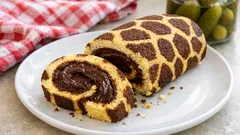 Rolada „Żyrafa” z czekoladową ganache – efektowny wzór i prosty biszkopt