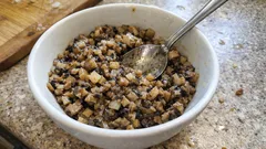 Farsz do pierogów i uszek z pieczarek, który smakuje jak z leśnych grzybów