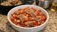 Śledzie po giżycku w sosie ketchupowo-octowym – prosta przystawka, która szybko znika