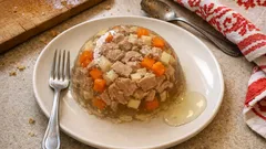 Zimne nóżki bez żelatyny – domowa galareta, która zawsze pięknie tężeje