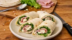 Wrapy z szynką i serkiem Kiri – szybka przekąska bez gotowania, gotowa w 10 minut